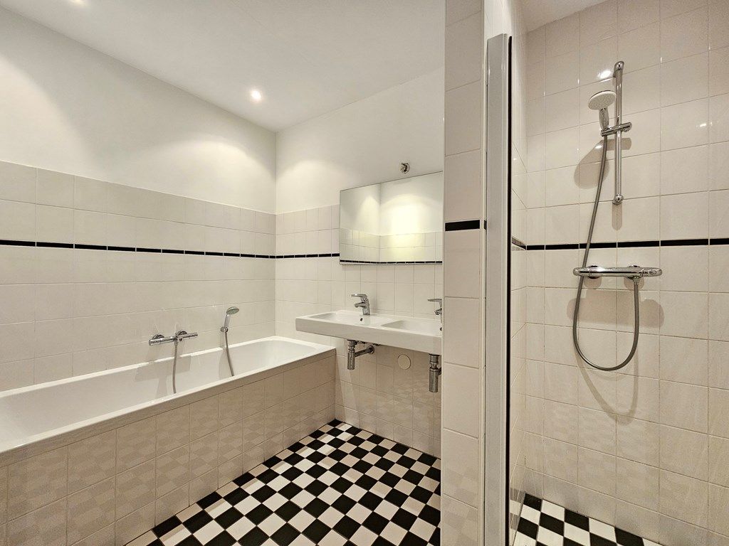 3a87cefd-f22f-4270-8876-efb55bed39f5.jpg