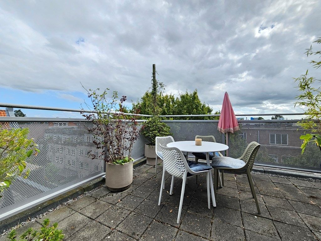 b377e886-a624-4b7e-a9c8-b8d75d990ee6.jpg