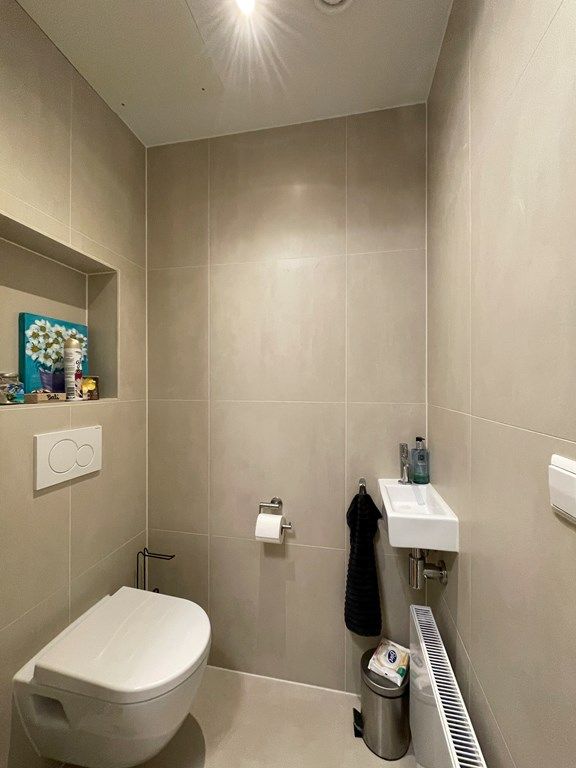 ee81443b-4896-4ba4-ac45-9d61c859fdf0.jpg